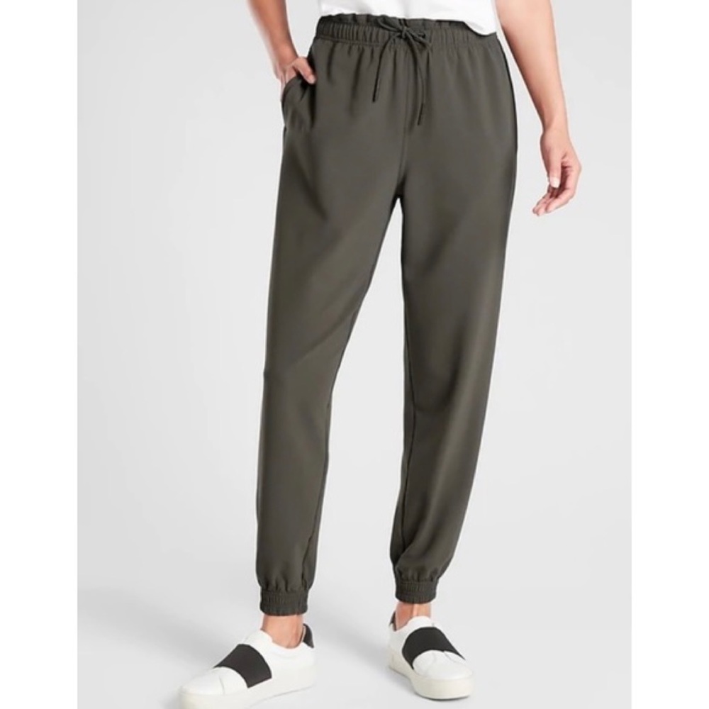 EUC Athleta Metropolis Olive Green Joggers Size 10